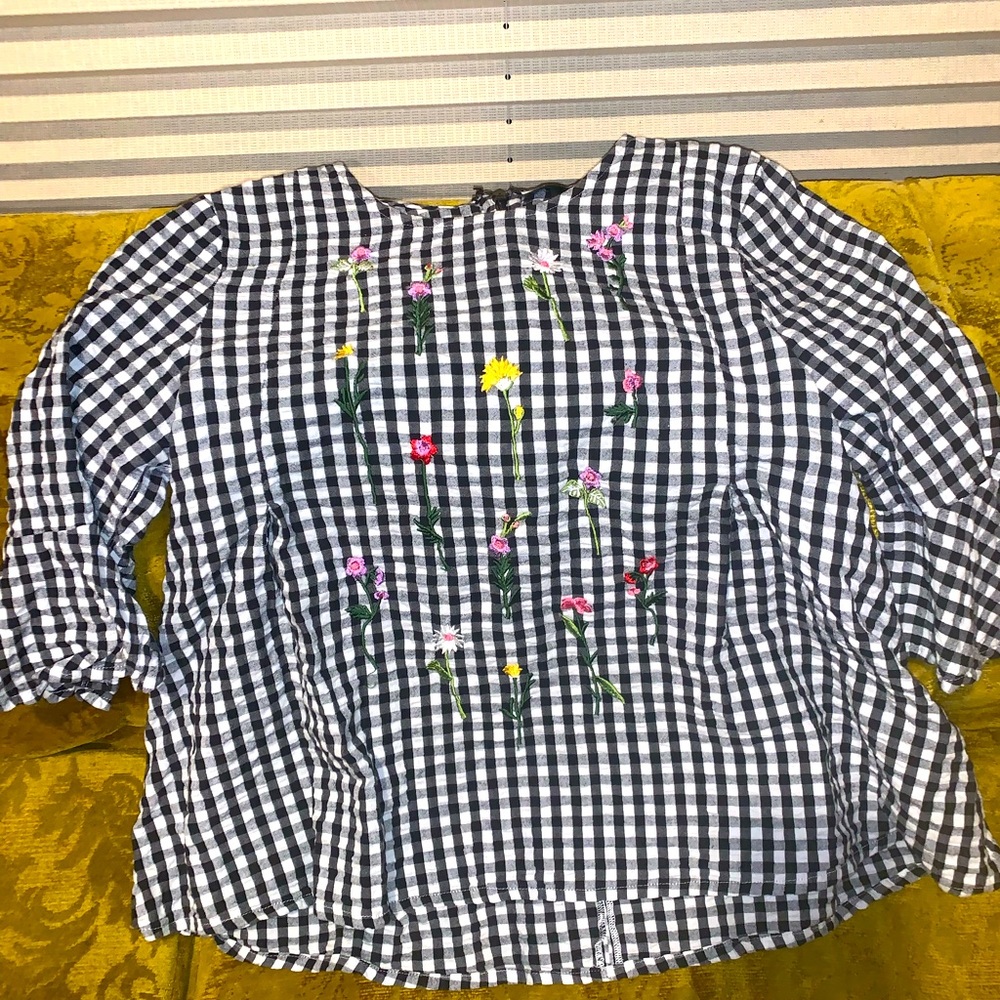 GINGHAM FLORAL EMBROIDERED BLOUSE